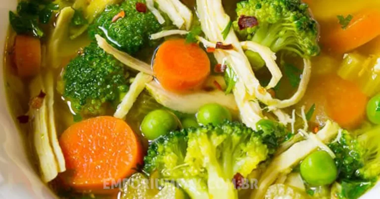 Receita de Sopa Detox com frango