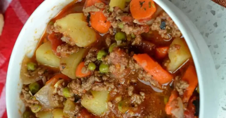 Carne moída com batatas e cenouras