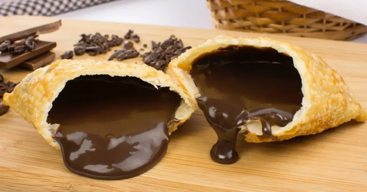 Descubra como fazer uma deliciosa Receita de Pastel Doce para Páscoa que irá encantar seus...