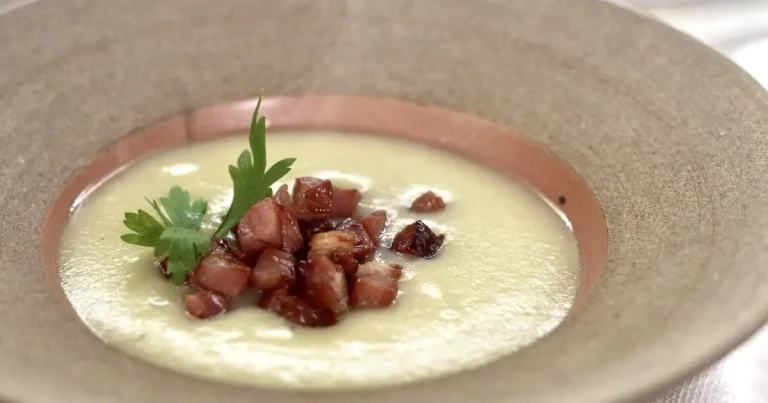 Sopa de batata com bacon