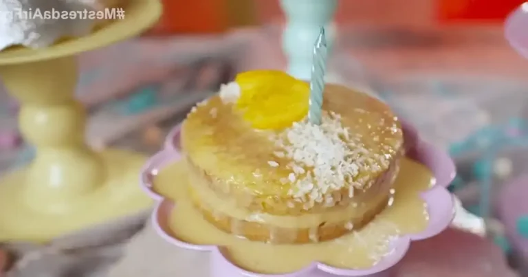 Foto da receita de Bolo de coco com licor de laranja