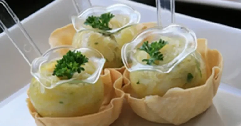 Foto da receita de Cestinha de salada de bacalhau marinado