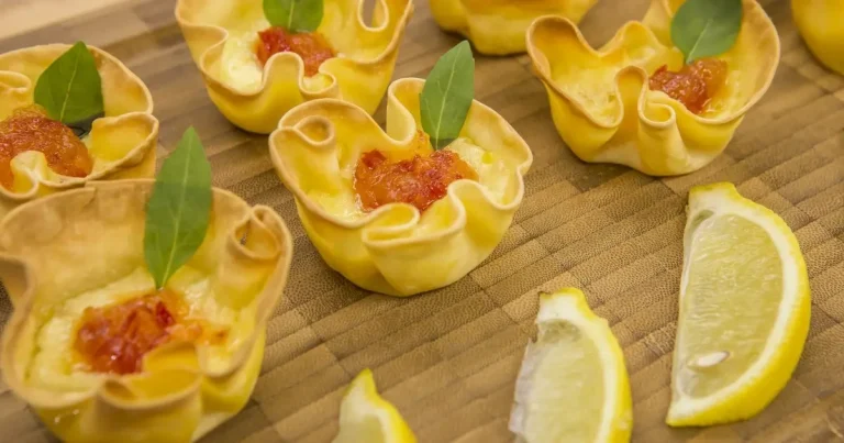 Foto da receita de Folhada de Queijo com Geleia de Pimenta