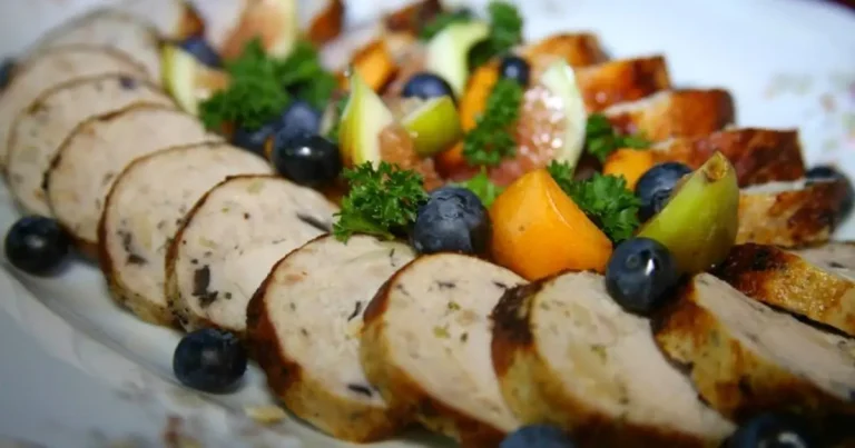 Foto da receita de Galantine de Peru com Batatas e Maçãs Salteadas