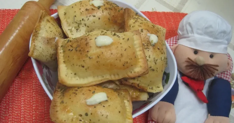 Foto da receita de Pastéis Assados com Dois Recheios Diferentes de Frango
