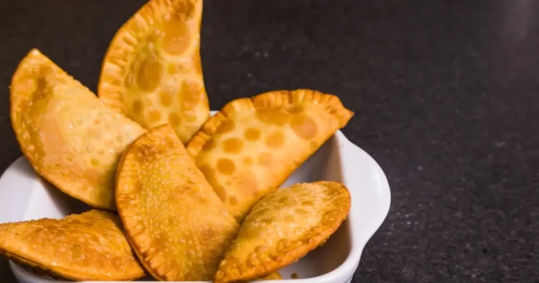 Pastel caseiro frito