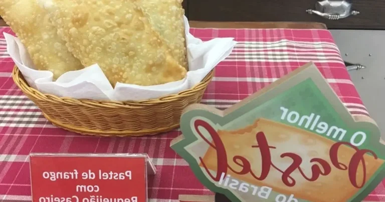 Foto da receita de Pastel de Frango com Requeijão Cremoso