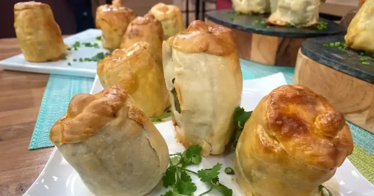 Foto da receita de Pimentão recheado com queijo e linguiça