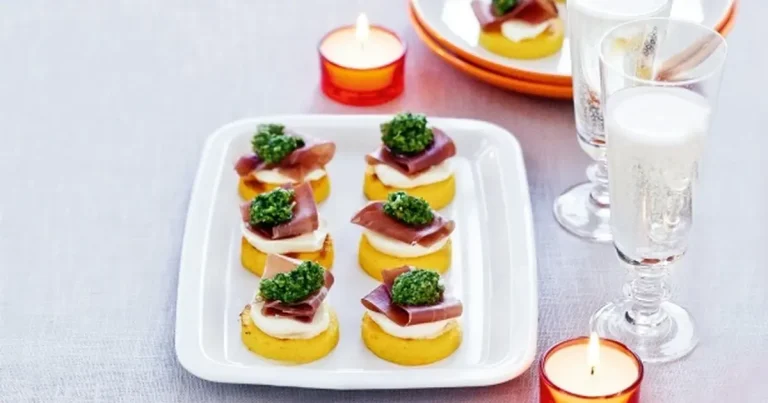 Foto da receita de Polenta Crocante com Bocconcini e Prosciutto