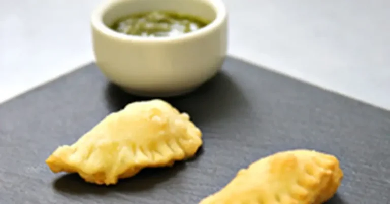Foto da receita de Samosa de muçarela de búfala com pesto