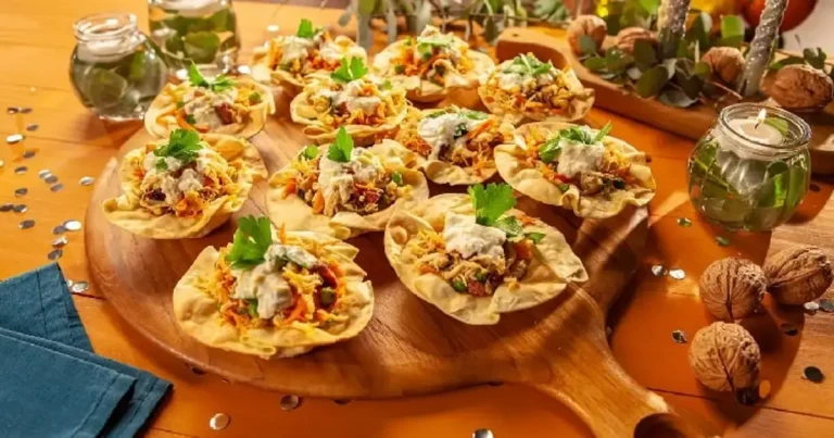 Foto da receita de Canapés de peito desfiado com bacon