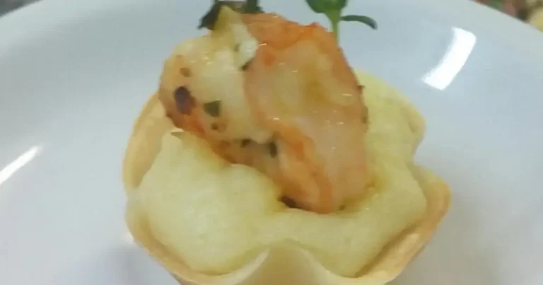 Foto da receita de Cestinha de purê com camarão
