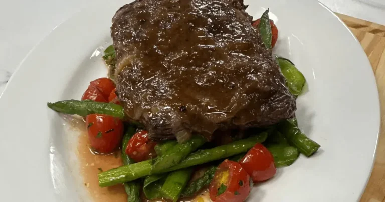 Foto da receita de Fraldinha ao molho de cebola com legumes salteados
