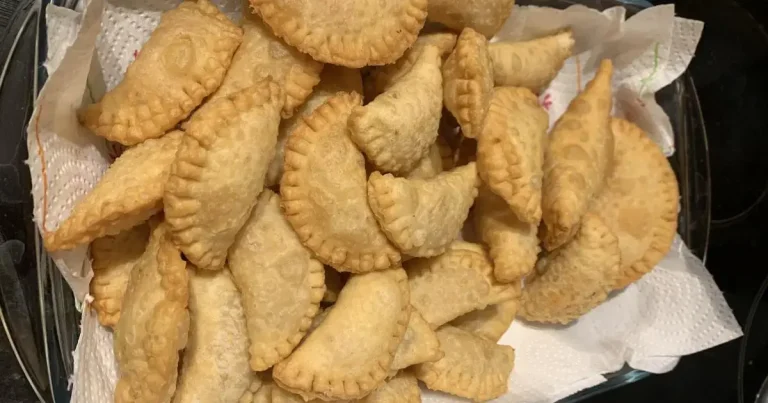 Foto da receita de Massa para pastel creme de leite