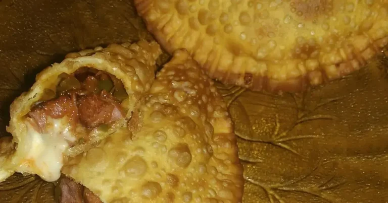 Foto da receita de Pastel de calabresa com requeijão
