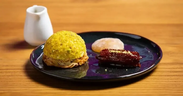 Foto da receita de Petit four turco com lokum de cupuaçu, tulumba de jabuticaba e cheesecake de pistache