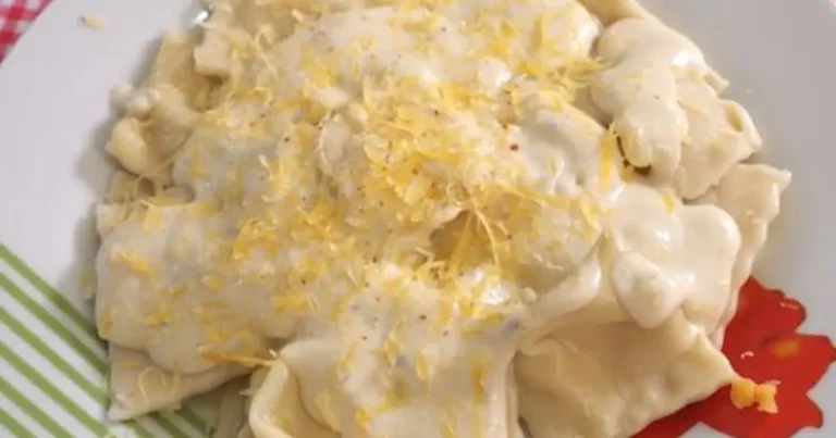 Foto da receita de Ravióli com molho de queijo