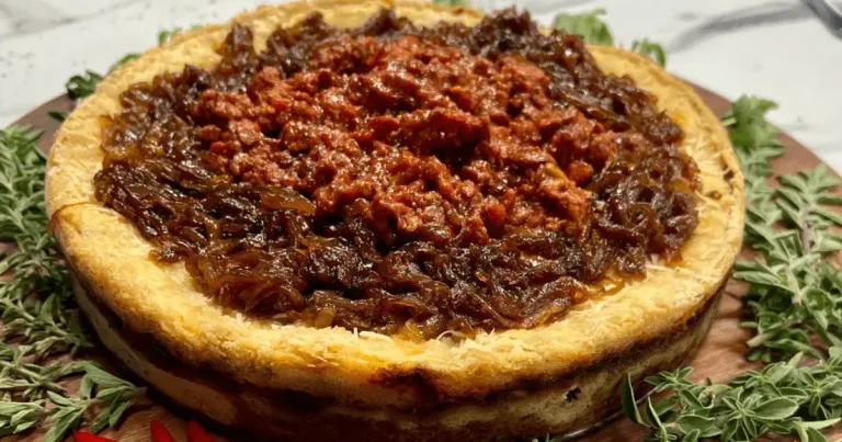 Foto da receita de Torta com ragu de linguiça