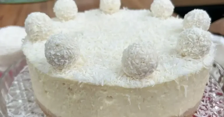Foto da receita de Torta cremosa de bombom branco