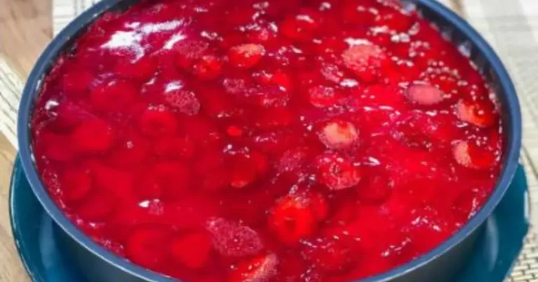 Foto da receita de Torta cremosa de morango