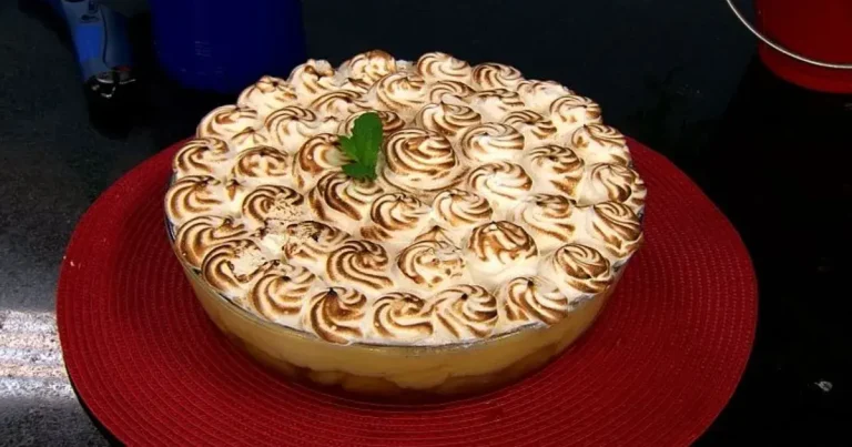 Foto da receita de Torta de Banana com Creme de Suspiro