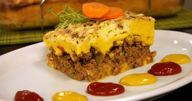 Foto da receita de Torta de Cenoura Recheada com Carne Moída