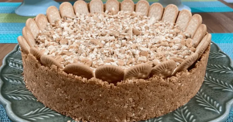 Foto da receita de Torta de doce de leite com biscoito maisena