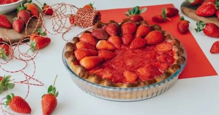 Foto da receita de Torta de Marshmallow com Morangos
