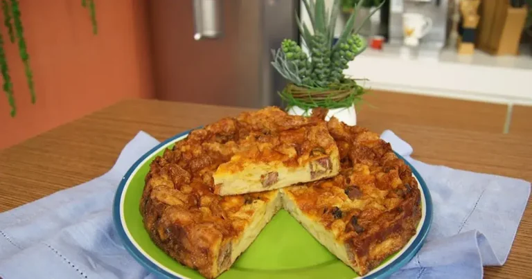 Foto da receita de Torta de Pão, Queijo e Bacon