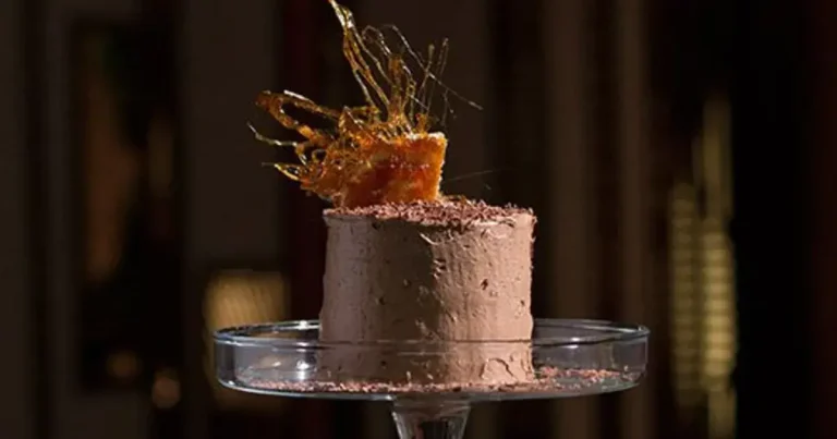 Foto da receita de Torta dobos com mel, café e raspas de limão