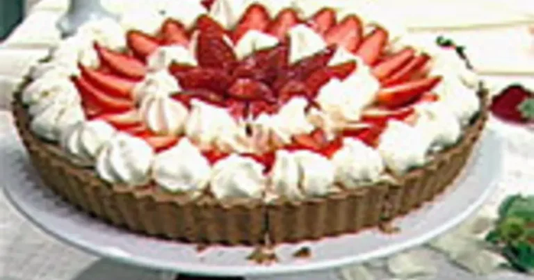 Foto da receita de Torta Trufada de Morangos