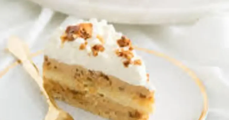 Foto da receita de Bolo Mousse de Coco com Crocante de Amêndoas