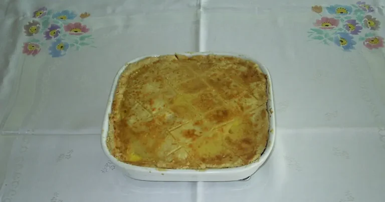Empadão de Frango com Requeijão