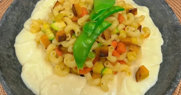 Foto da receita de Massa ao molho branco com legumes