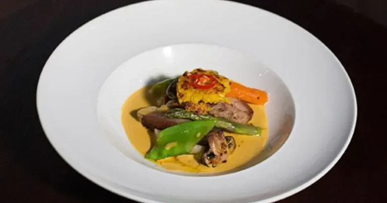 Foto da receita de Porco Laqueado ao Molho Thai com Bok Choy Caramelizado