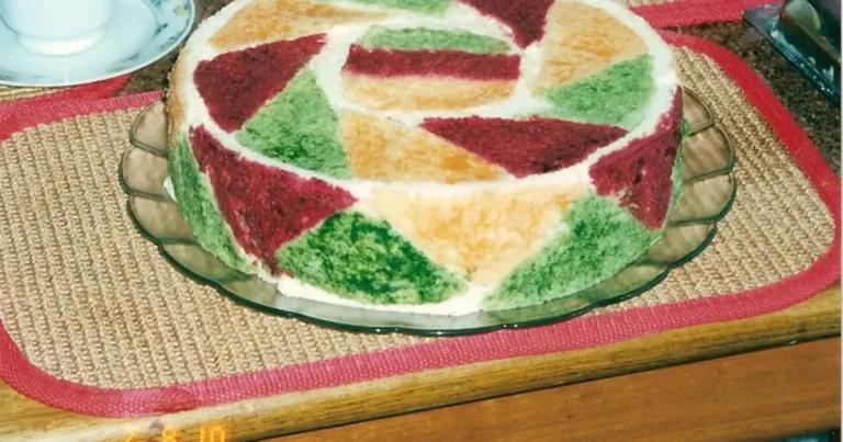 Foto da receita de Torta Colorida de Frango Defumado