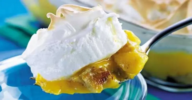 Foto da receita de Torta de banana com baba-de-moça