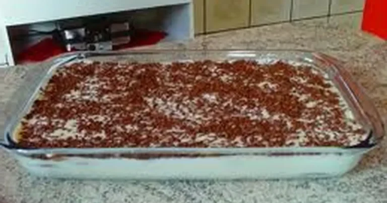 Foto da receita de Torta de Bolacha Maria de Chocolate