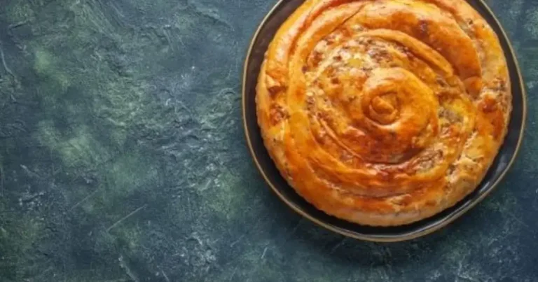 Foto da receita de Torta de carne louca desfiada