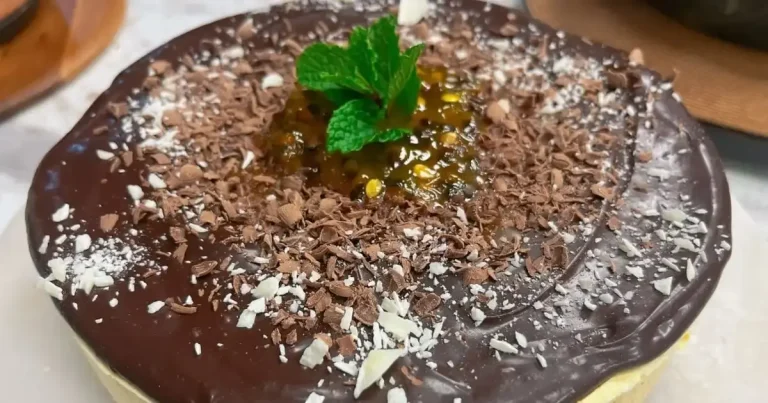 Foto da receita de Torta de chocolate com maracujá