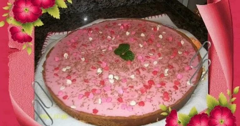 Foto da receita de Torta de Chocolate com Maria Mole de Morango