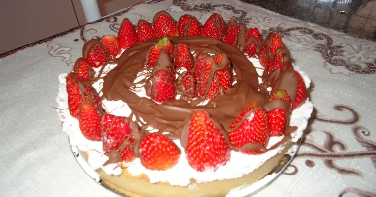 Foto da receita de Torta de Morango aos Quatro Leites