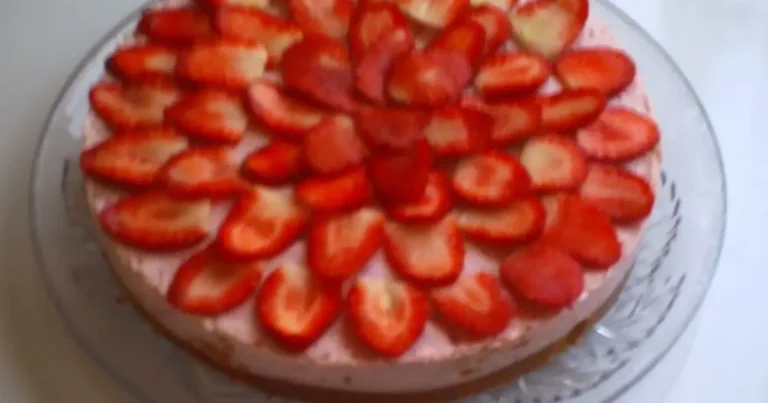 Foto da receita de Torta de Mousse de Morangos