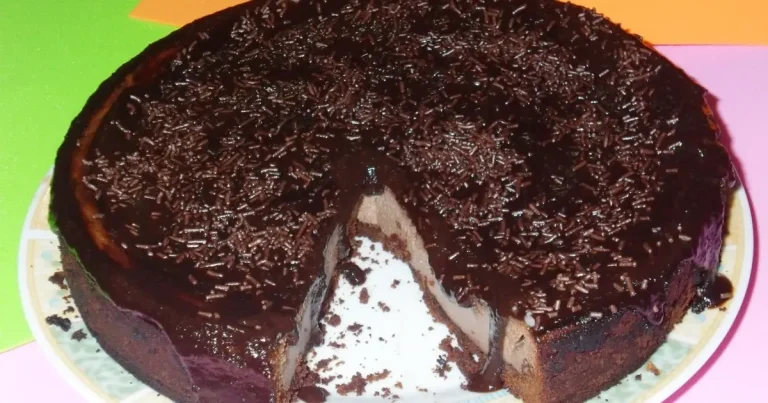 Foto da receita de Torta de Ricota com calda de chocolate
