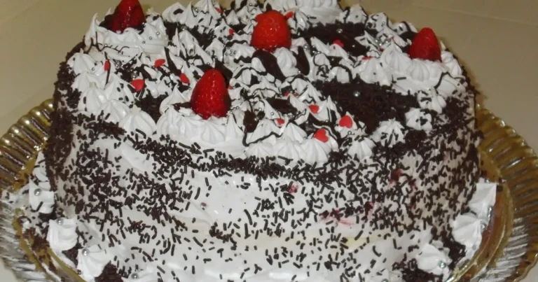 Foto da receita de Torta Especial de Morango com Chocolate