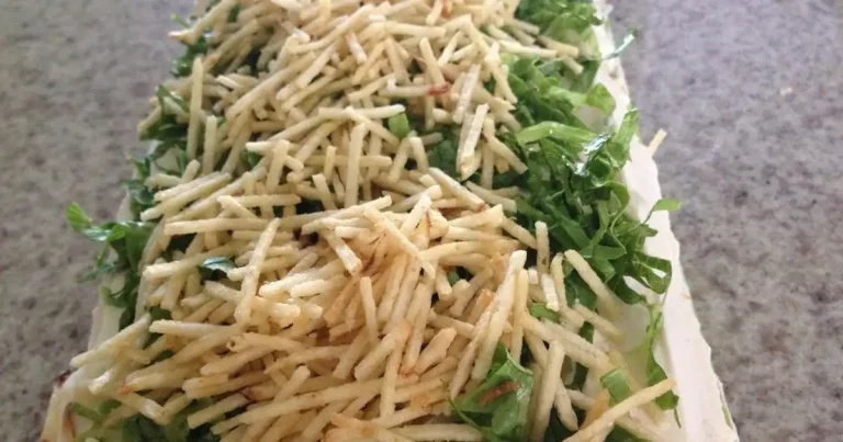 Foto da receita de Torta Fria com Patê de Ricota, Cenoura e Frango Defumado