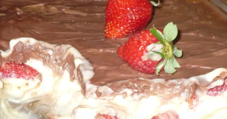 Foto da receita de Torta gelada de bombom de morango