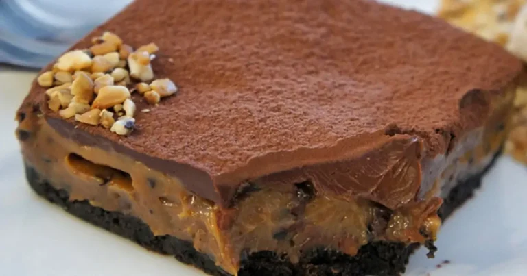 Foto da receita de Torta gelada de caramelo e chocolate amargo