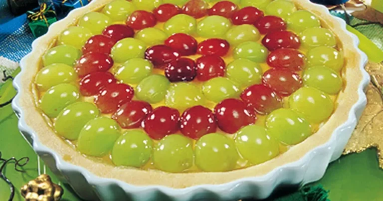 Foto da receita de Torta Guirlanda de uvas