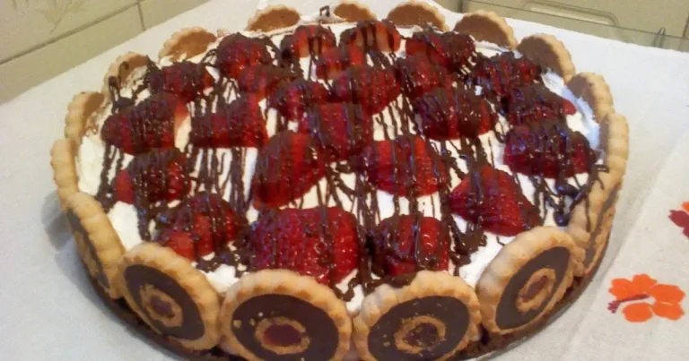 Foto da receita de Torta Napolitana de morango